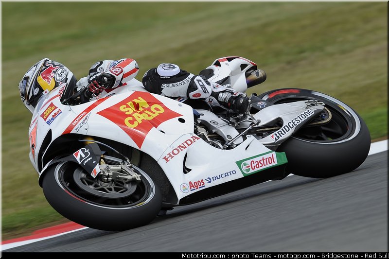 motogp_aoyama_04_angleterre_silverstone_2011