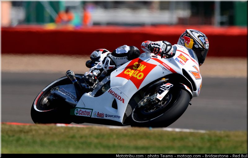 motogp_aoyama_27_angleterre_silverstone_2011