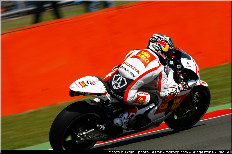 motogp_aoyama_32_angleterre_silverstone_2011
