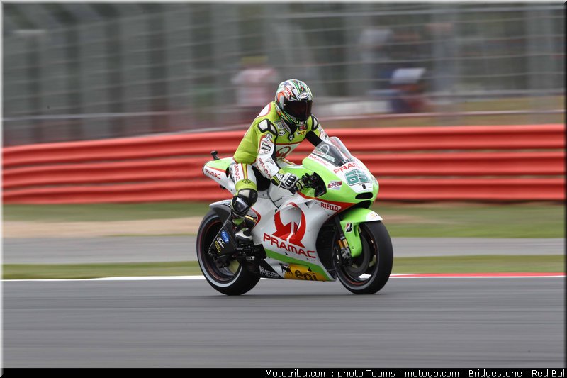 motogp_capirossi_14_angleterre_silverstone_2011