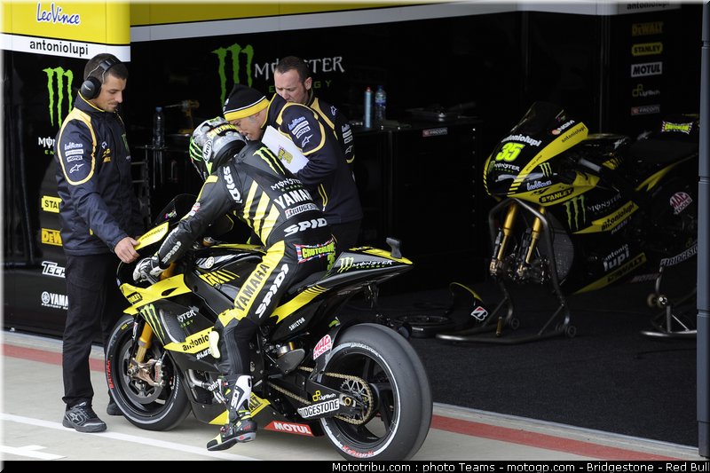 motogp_crutchlow_04_angleterre_silverstone_2011