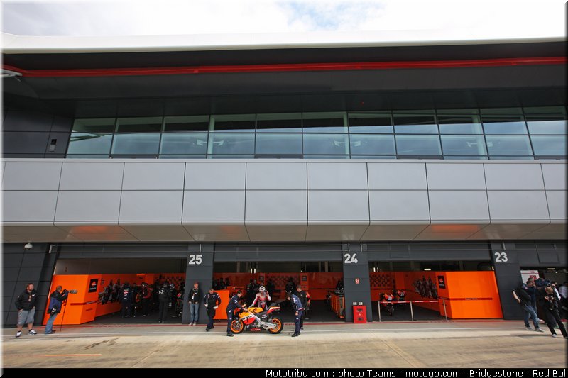 motogp_dovizioso_09_angleterre_silverstone_2011