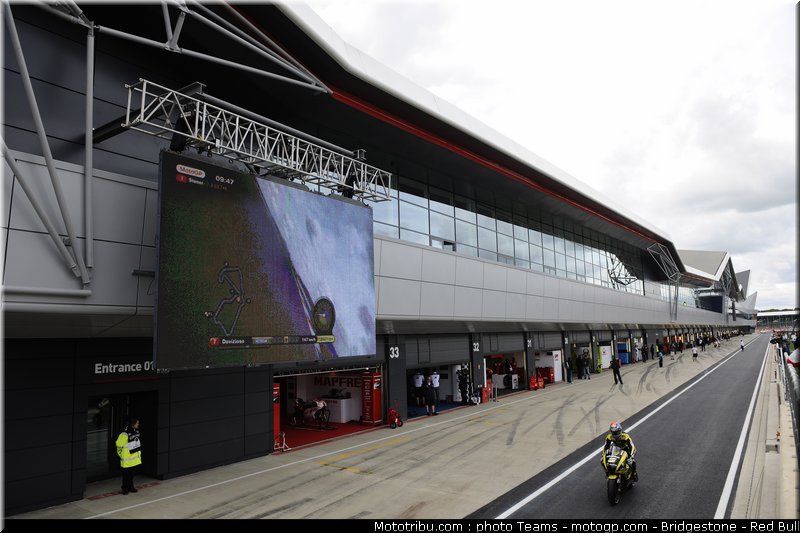 motogp_edwards_04_angleterre_silverstone_2011