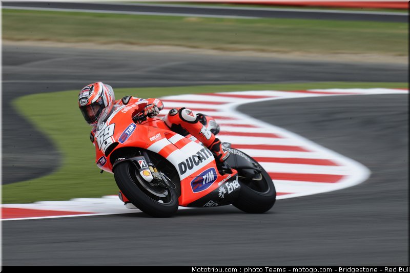 motogp_hayden_03_angleterre_silverstone_2011