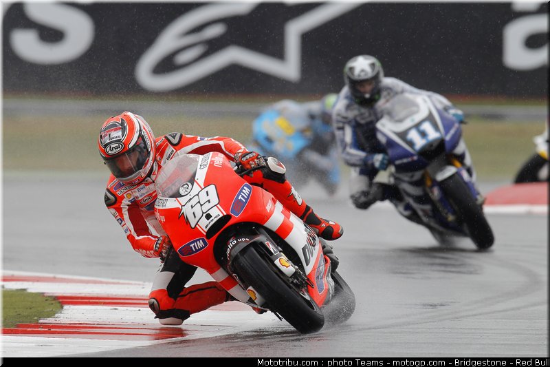 motogp_hayden_04_angleterre_silverstone_2011