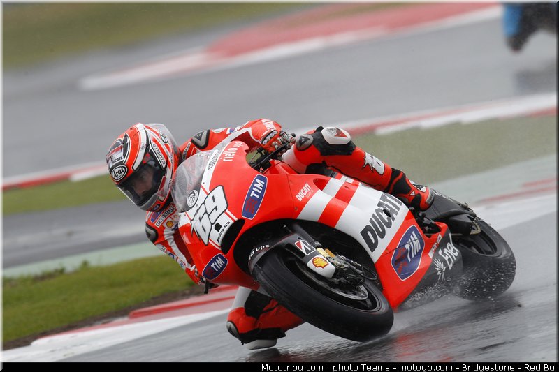motogp_hayden_05_angleterre_silverstone_2011