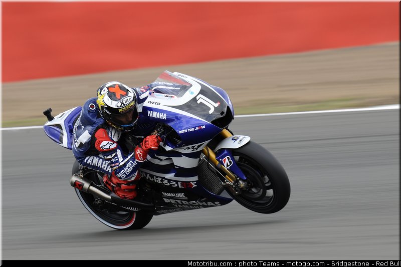 motogp_lorenzo_07_angleterre_silverstone_2011