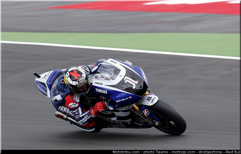motogp_lorenzo_15_angleterre_silverstone_2011