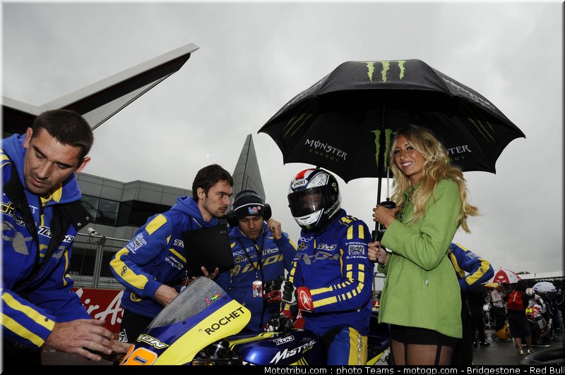 motogp_pitbabes_20_angleterre_silverstone_2011