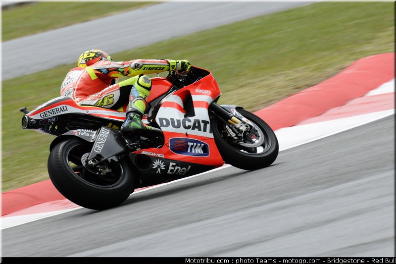 motogp_rossi_04_angleterre_silverstone_2011