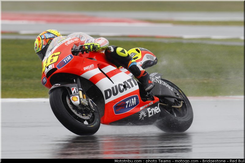 motogp_rossi_06_angleterre_silverstone_2011