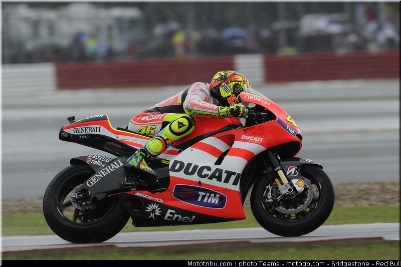 motogp_rossi_07_angleterre_silverstone_2011