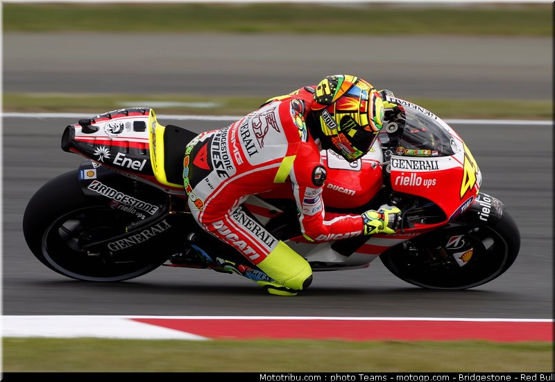 motogp_rossi_08_angleterre_silverstone_2011