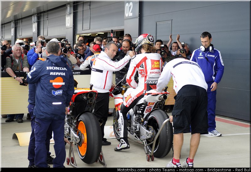 motogp_simoncelli_12_angleterre_silverstone_2011