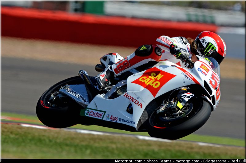 motogp_simoncelli_13_angleterre_silverstone_2011