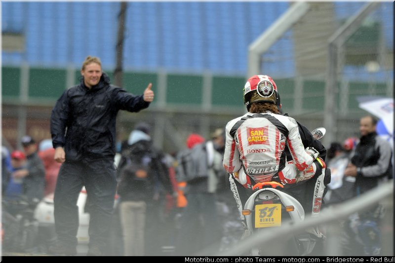 motogp_simoncelli_19_angleterre_silverstone_2011