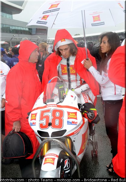 motogp_simoncelli_20_angleterre_silverstone_2011