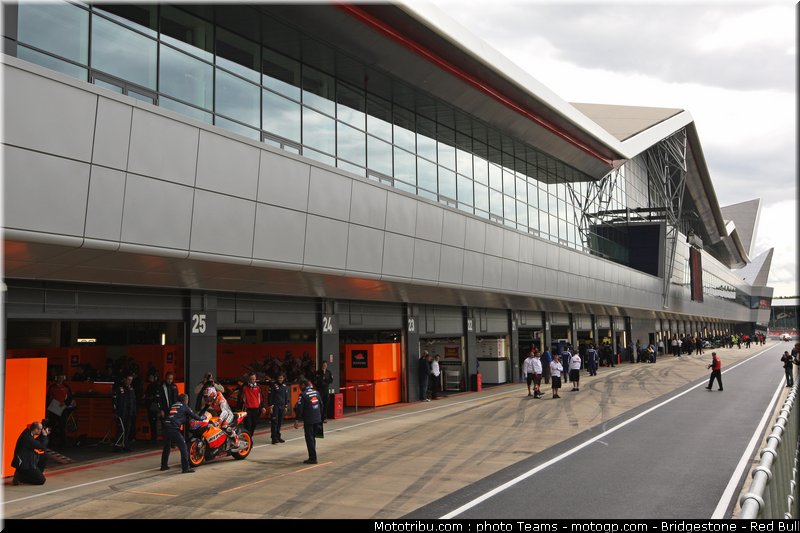 motogp_stoner_13_angleterre_silverstone_2011