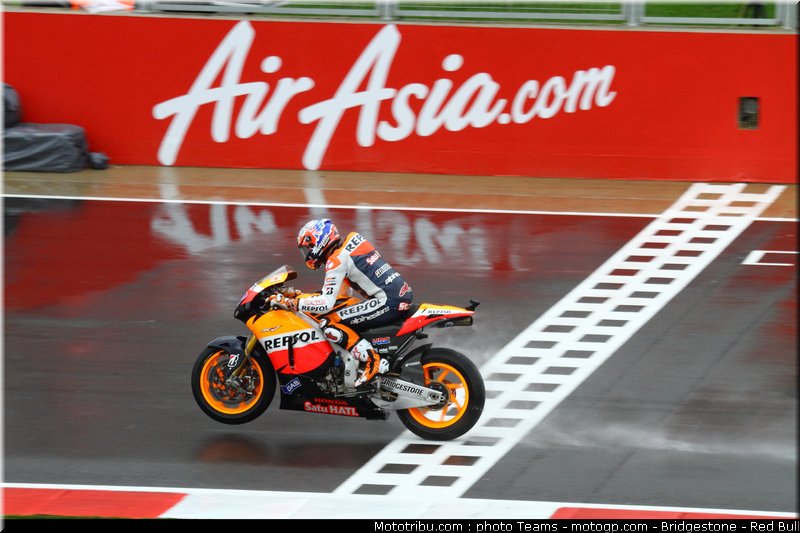 motogp_stoner_21_angleterre_silverstone_2011