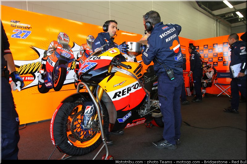 motogp_stoner_27_angleterre_silverstone_2011