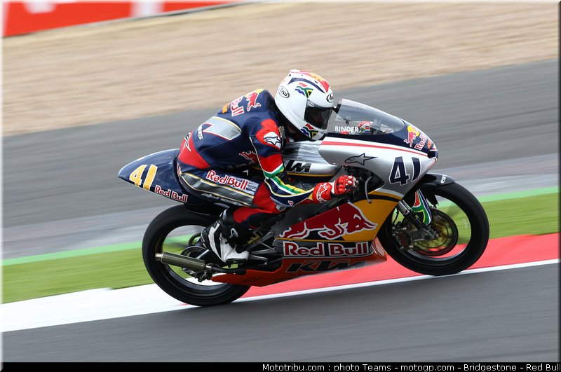 red_bull_rookies_cup_binder_1_angleterre_silverstone_2011