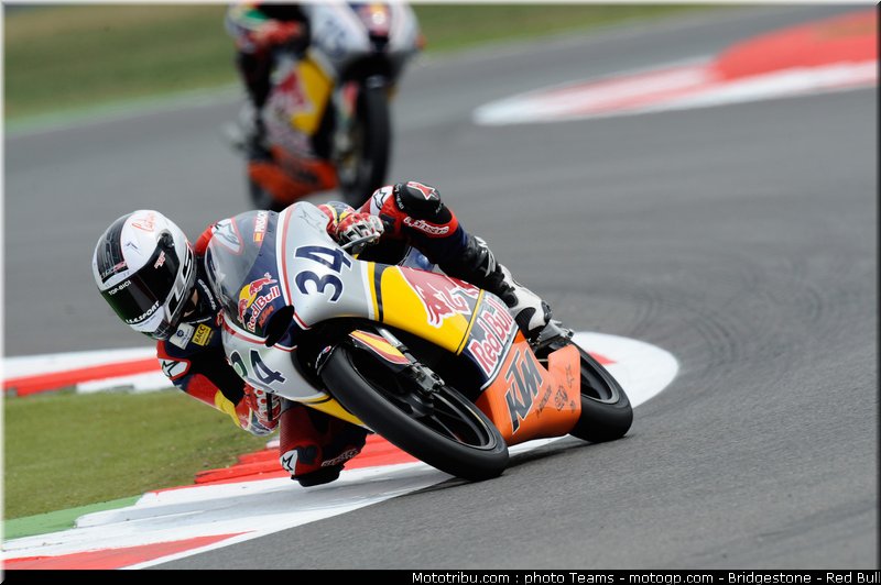 red_bull_rookies_cup_pinsach_5_angleterre_silverstone_2011