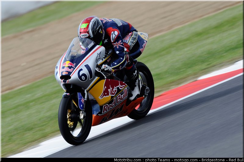 red_bull_rookies_cup_sissis_3_angleterre_silverstone_2011