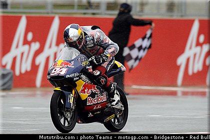 125_folger_5_angleterre_silverstone_2011.jpg