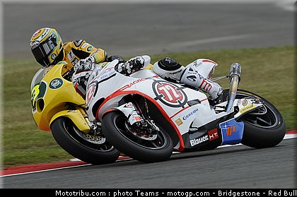 moto2_008_angleterre_silverstone_2011.jpg