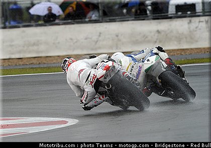 moto2_010_angleterre_silverstone_2011.jpg