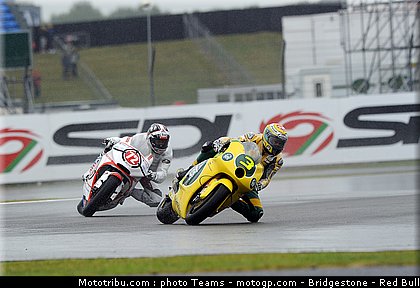 moto2_012_angleterre_silverstone_2011.jpg
