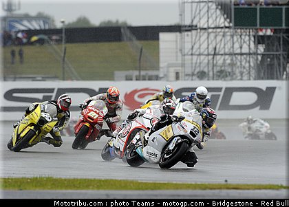 moto2_014_angleterre_silverstone_2011.jpg
