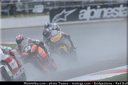 moto2_019_angleterre_silverstone_2011.jpg