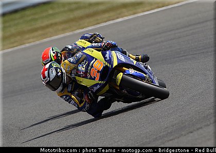 moto2_021_angleterre_silverstone_2011.jpg