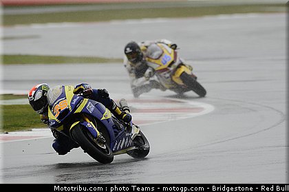 moto2_036_angleterre_silverstone_2011.jpg