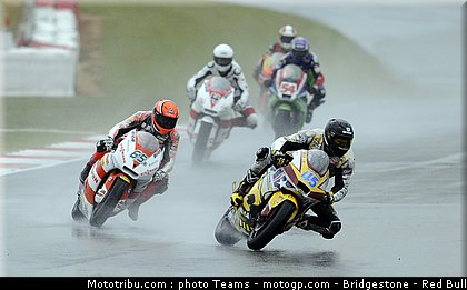 moto2_041_angleterre_silverstone_2011.jpg