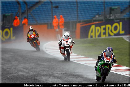 moto2_048_angleterre_silverstone_2011.jpg