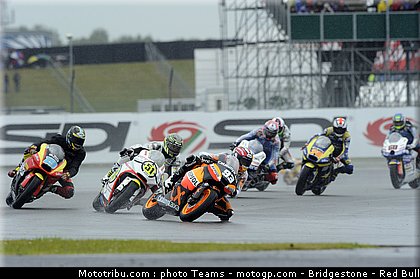 moto2_065_angleterre_silverstone_2011.jpg