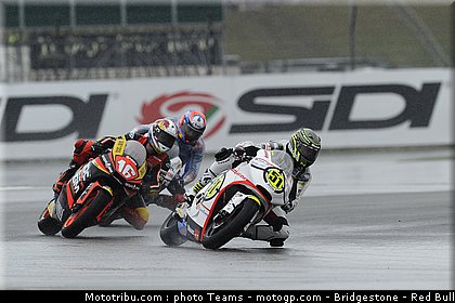 moto2_070_angleterre_silverstone_2011.jpg