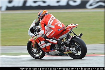 moto2_bradl_08_angleterre_silverstone_2011.jpg