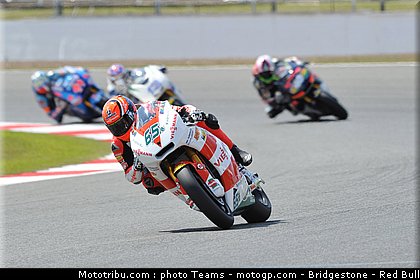 moto2_bradl_09_angleterre_silverstone_2011.jpg