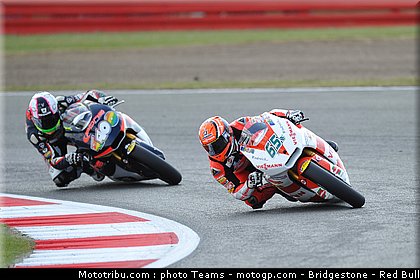 moto2_bradl_10_angleterre_silverstone_2011.jpg