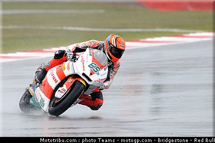 moto2_bradl_24_angleterre_silverstone_2011.jpg