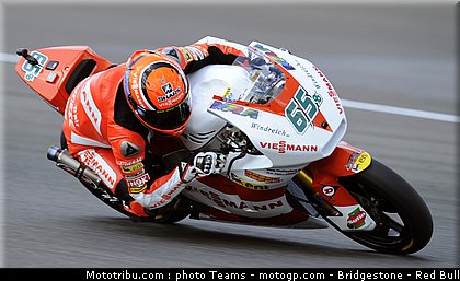 moto2_bradl_26_angleterre_silverstone_2011.jpg