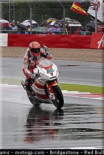 moto2_bradl_30_angleterre_silverstone_2011.jpg