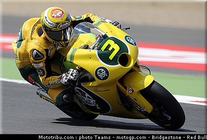 moto2_corsi_angleterre_silverstone_2011.jpg