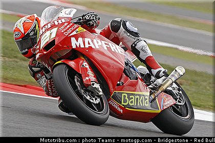 moto2_fores_04_angleterre_silverstone_2011.jpg