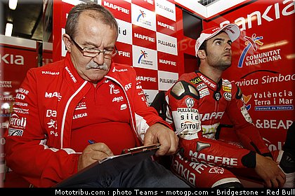 moto2_fores_05_angleterre_silverstone_2011.jpg