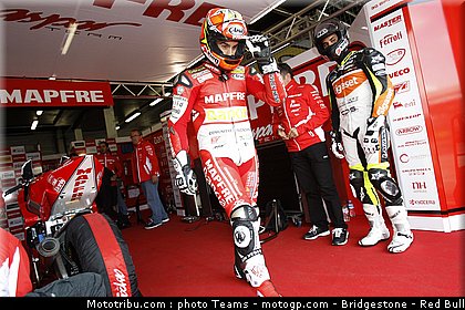 moto2_fores_09_angleterre_silverstone_2011.jpg