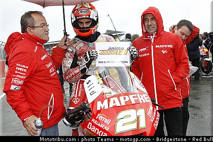 moto2_fores_12_angleterre_silverstone_2011.jpg